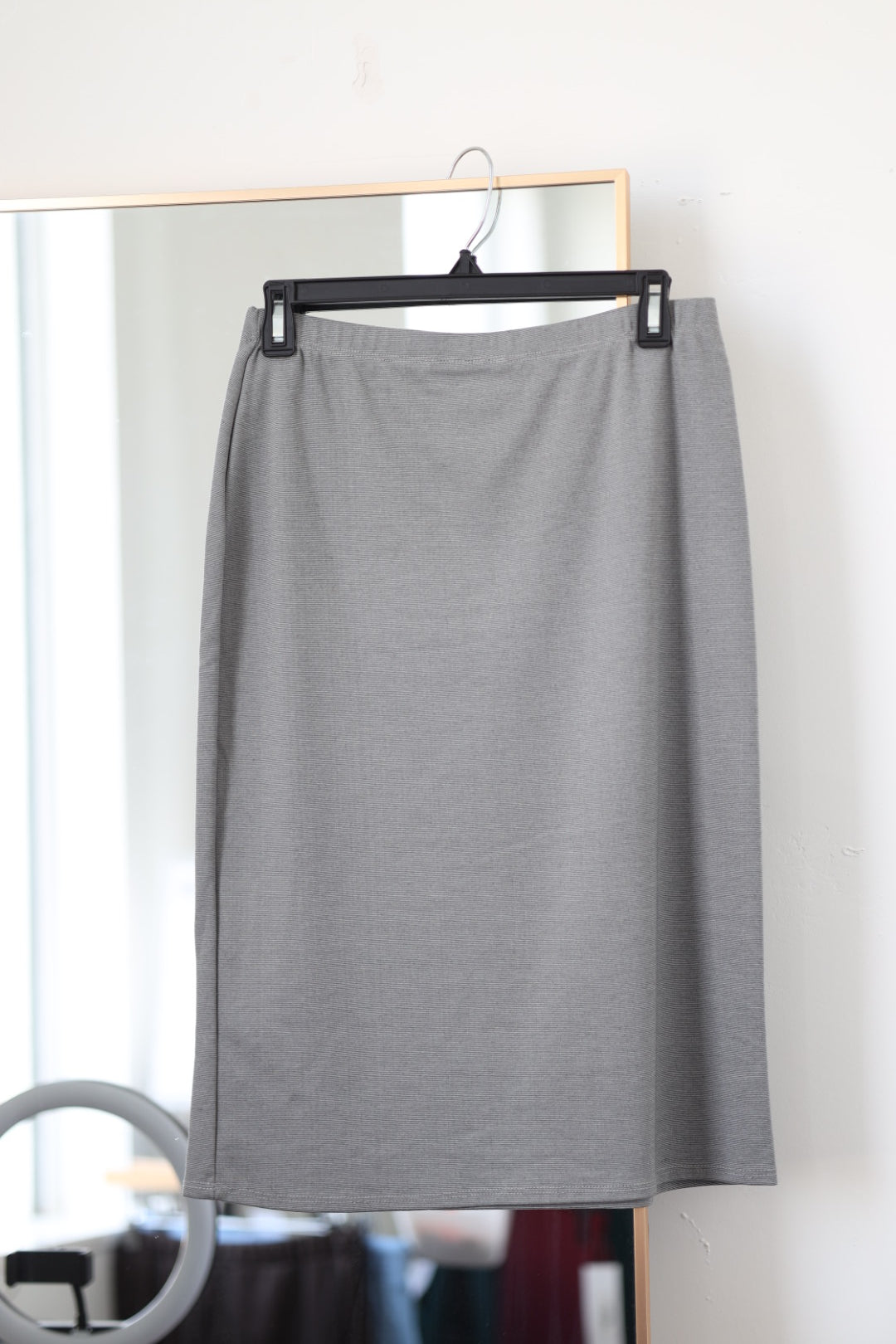 Pale grey pencil skirt hotsell